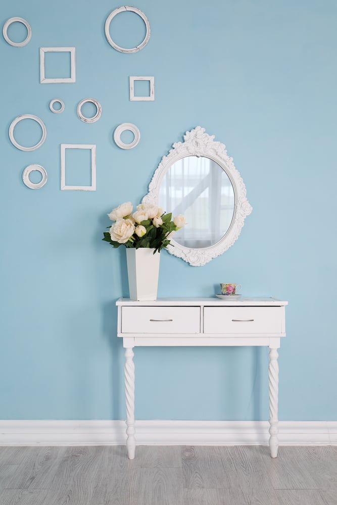 Console table with mirror set for your master bedroom