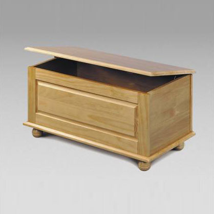 Pickwick Solid Pine Blanket Box