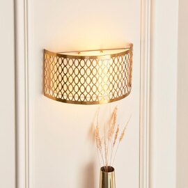 Carlisle Metal Wall Light In Gold