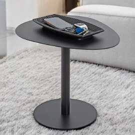 Evanston Triangle Metal End Table In Black