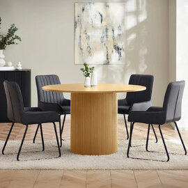 Laurel Light Oak Wooden Round Dining Table With 4 Sakaye Black Chairs