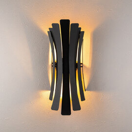 Linea Metal Wall Light in Black