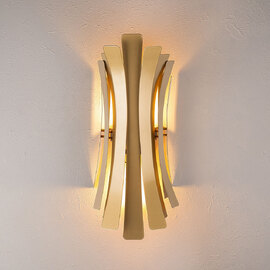 Linea Metal Wall Light in Gold