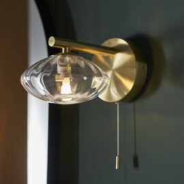 Linear Clear Ribbed Glass Shade Bathroom Wall Light In Brass