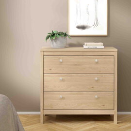 Macron Wooden Chest Of 3 Drawers In Oak