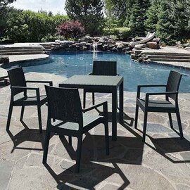 Mili Outdoor Polypropylene Dining Table With 4 Armchairs in Anthracite