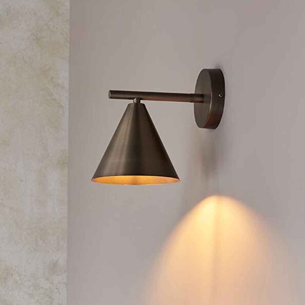 Carlisle Metal Wall Light In Antique Bronze