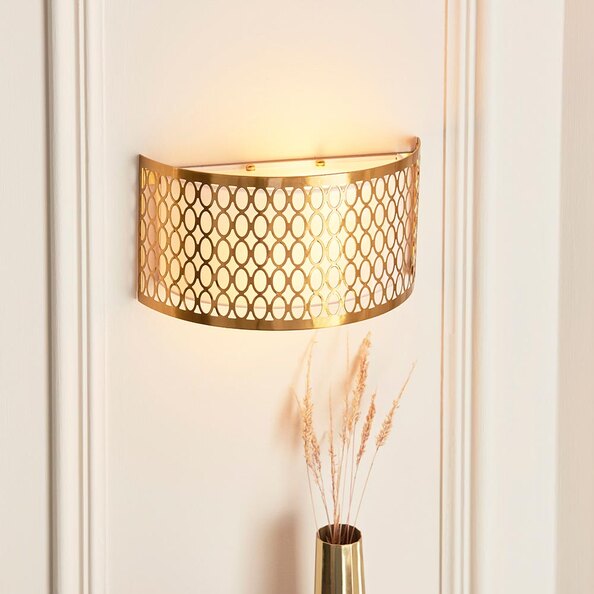 Carlisle Metal Wall Light In Gold