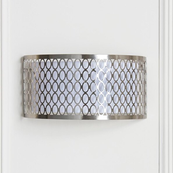 Carlisle Metal Wall Light In Satin Nickel