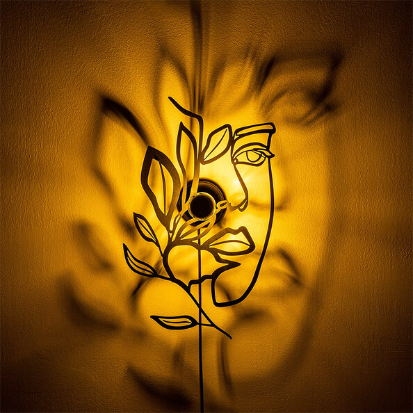 Flower Metal Wall Light in Black