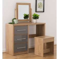 Furniture in Fashion - Wooden Dressing Tables: Classic and Rustic Bedroom Furniture