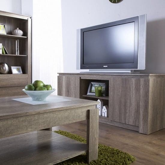 Caister Wooden LCD TV Stand In Oak With 2 Doors_2