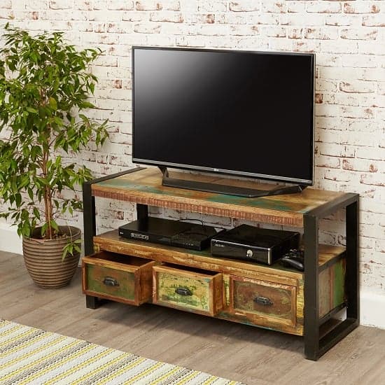 London Urban Chic Wooden TV Stand With 3 Drawers_3