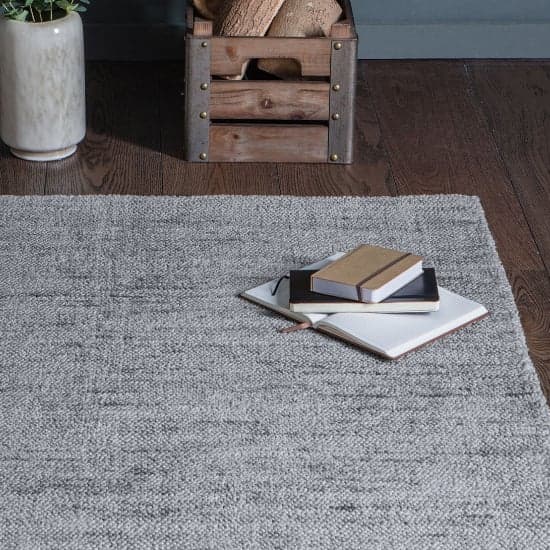 Castone Small Luxurious Handwoven Rug In Silver_2