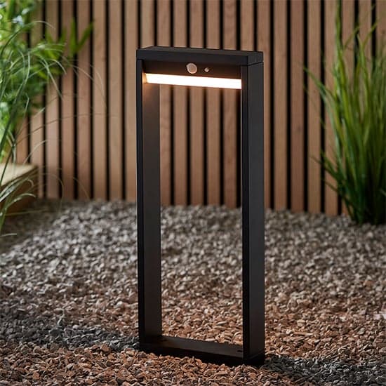 Dannah LED PIR Outdoor Post Photocell In Textured Black_1