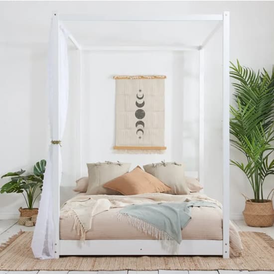 Darian Four Poster Wooden King Size Bed In White_2