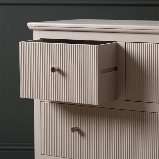 Lorain Pine Wood Chest Of 4 Drawers In Summer Grey_4