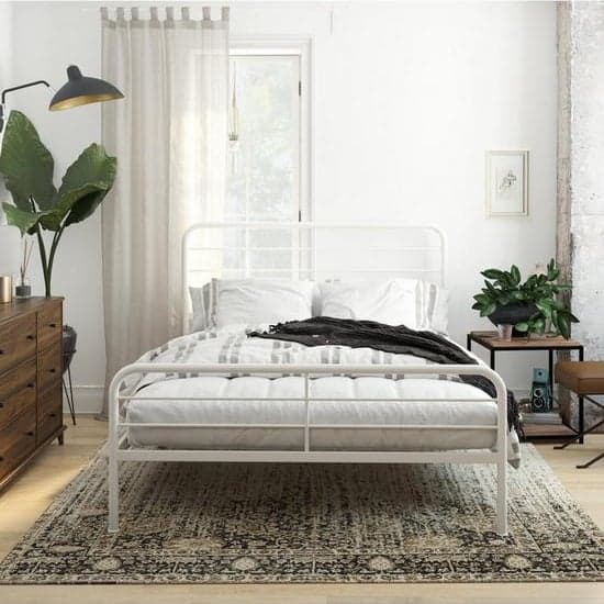 Mableton Metal Double Bed In White_2
