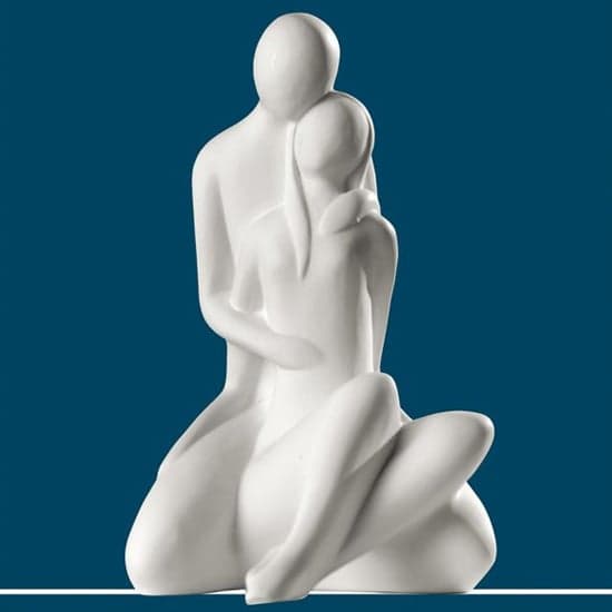 Moline Ceramics Couple Pliant Sitting Pack Sculpture In White_1