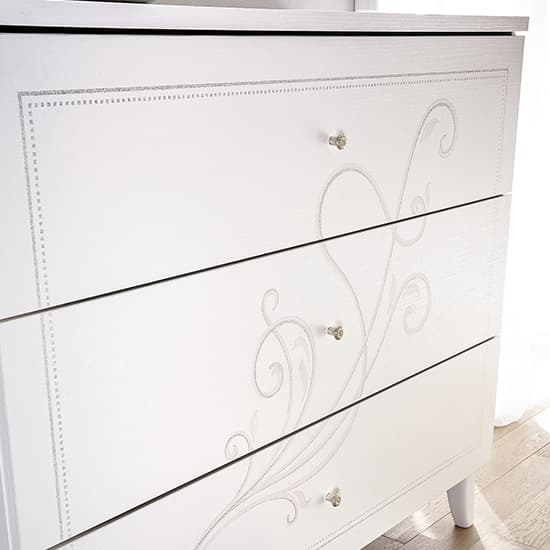 Nevea Wooden Chest Of Drawers In Serigraphed White_3
