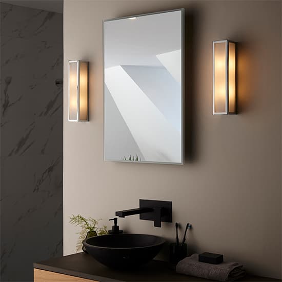 Newham Large Wall Light In Chrome With Frosted Glass Diffuser_4
