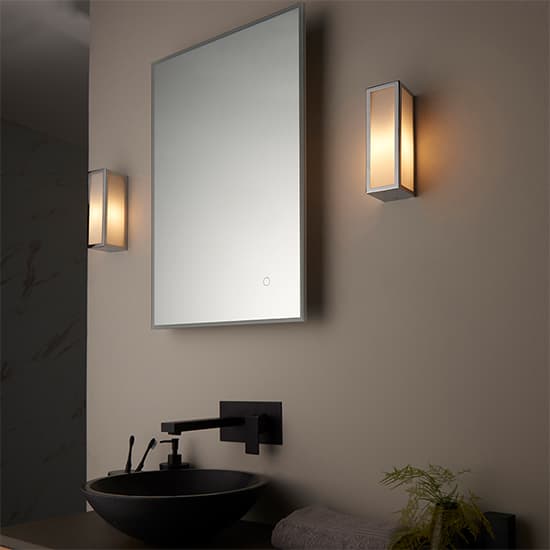 Newham Small Wall Light In Chrome With Frosted Glass Diffuser_3