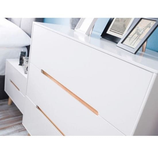 Abrina Chest Of Drawers Wide In Matt White And Oak_2