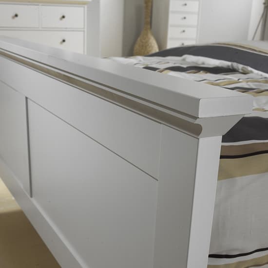 Paroya Wooden Double Bed In White_4