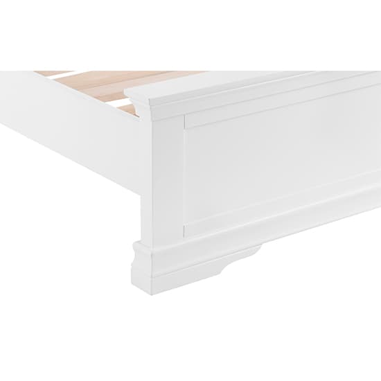 Skokie Wooden King Size Bed In Classic White_4