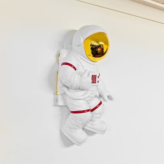 Spaceman Astronaut Thumbs Up Wall Mounted Decoration Figurine_4