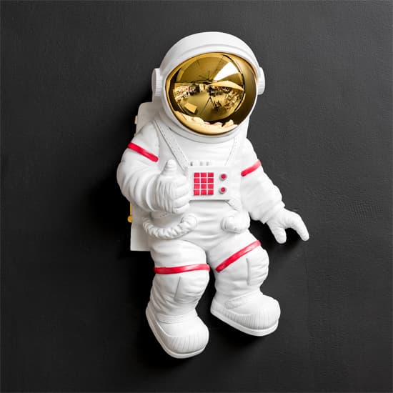 Spaceman Astronaut Thumbs Up Wall Mounted Decoration Figurine_1