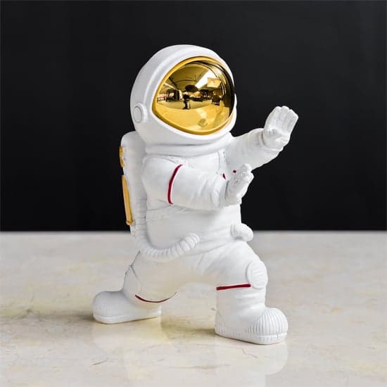 Spaceman Left Hand Kung Fu Astronaut Figurine_1