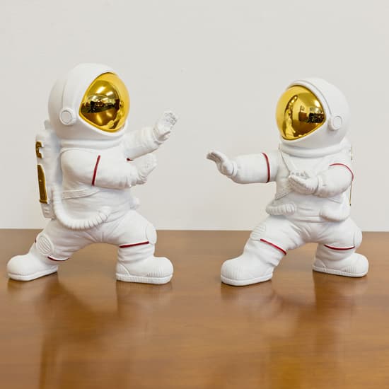 Spaceman Right Hand Kung Fu Astronaut Figurine_4
