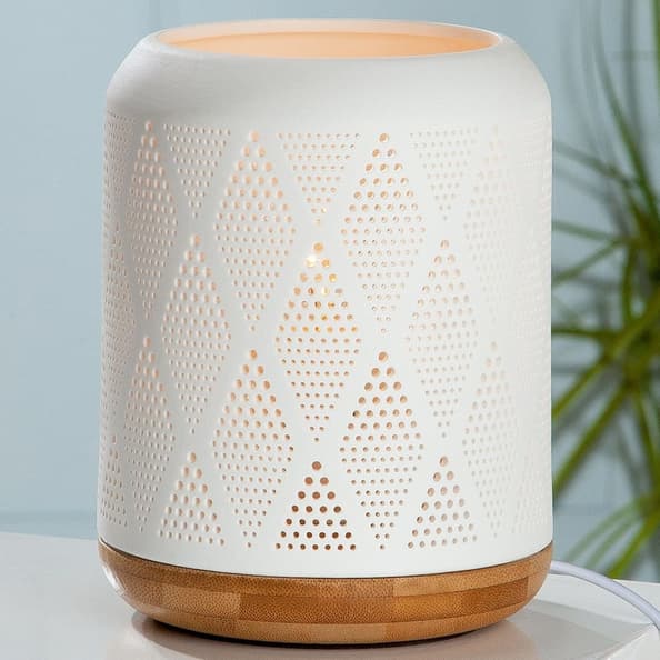 Allegan Porcelain Diamond Design Table Lamp In White