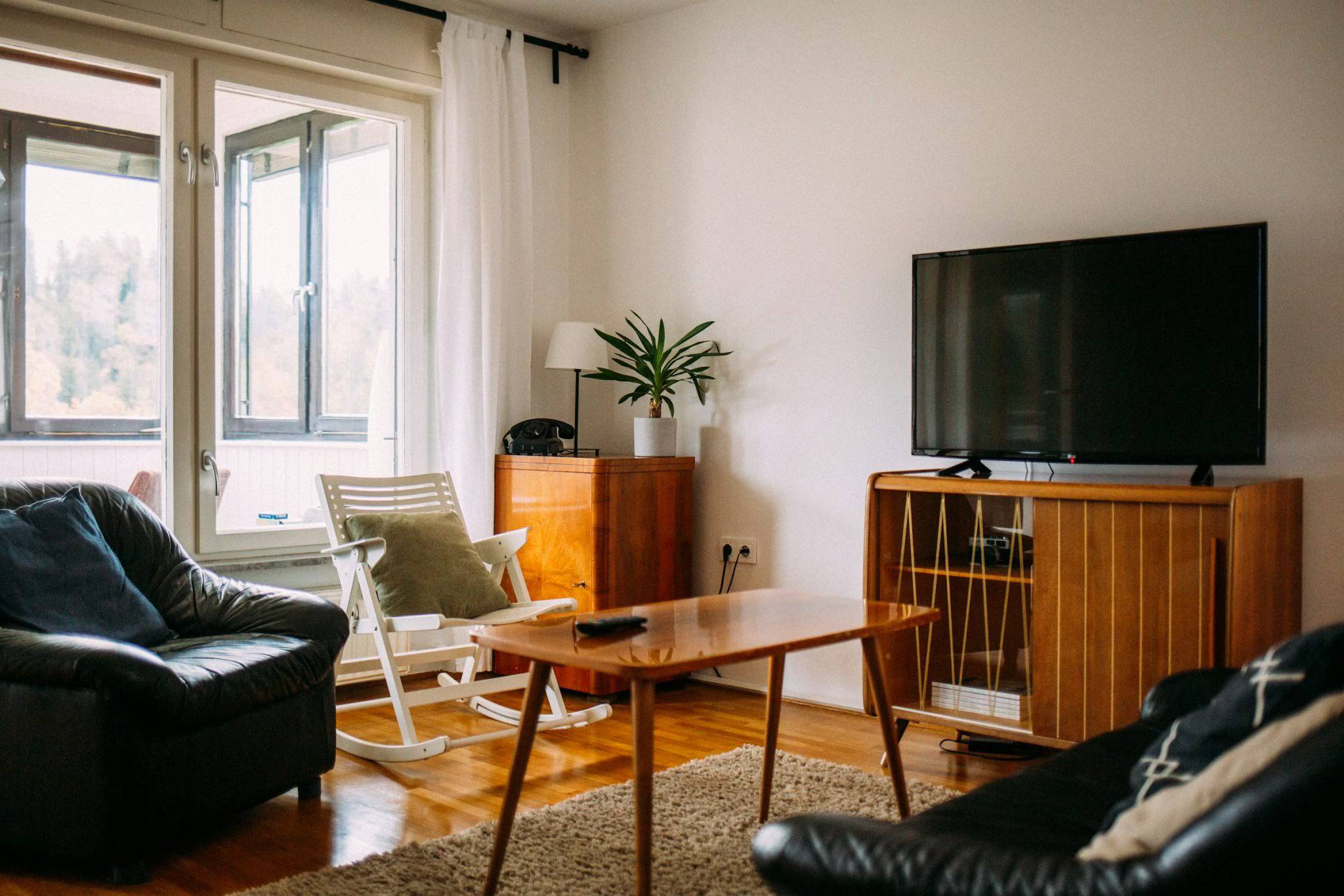 10 Stunning TV Stand Decor Ideas