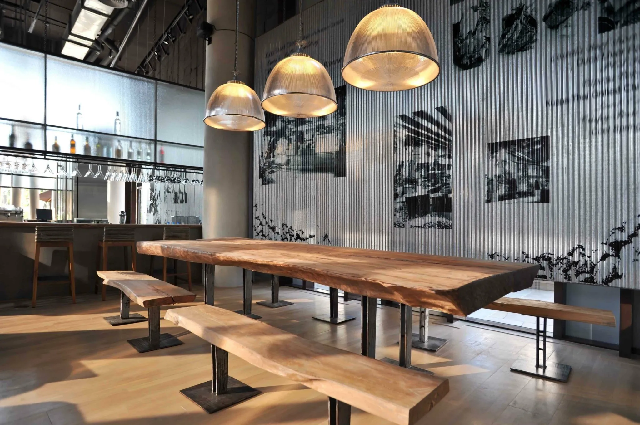 Where to Find the Best Bar Tables in the UK: A Buyer’s Guide