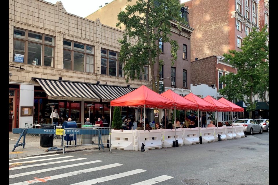City Urges Restaurants to Apply for Outdoor Dining Program