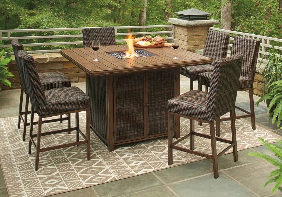 Custom vs. Ready-Made: Which Bar Furniture is Best for You?