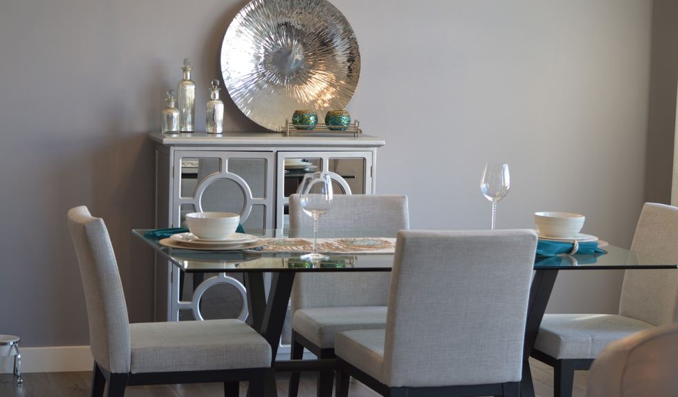 Best Dining Table and Chairs Materials: Pros and Cons