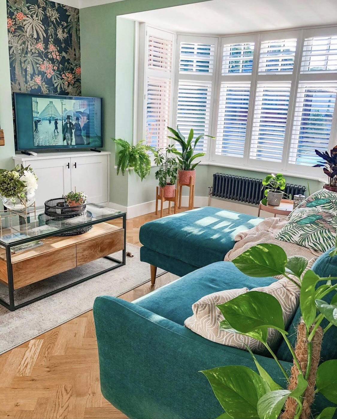 Maximising Space And Style: The Advantages Of TV Wall Mounts