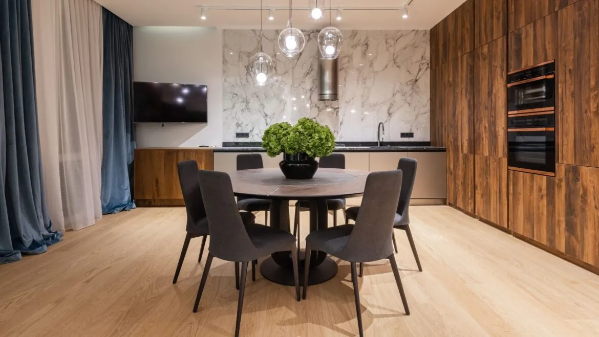 5 Key Factors to Consider When Purchasing a Dining Room Furniture Set