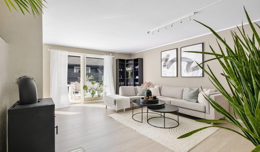How to Style Display Cabinets for the Living Room