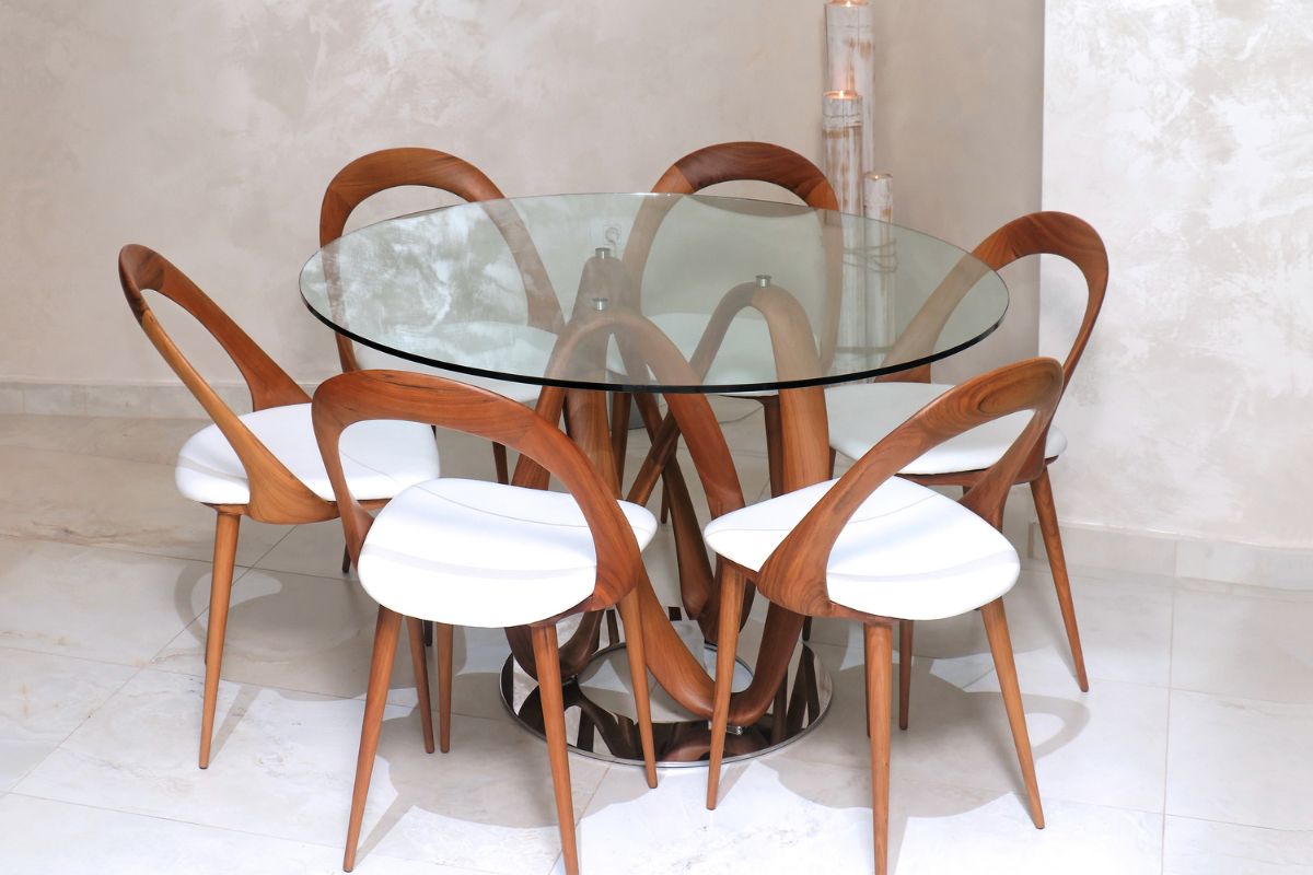 5 Simple Steps to Select the Ideal Glass Dining Table for Your Home