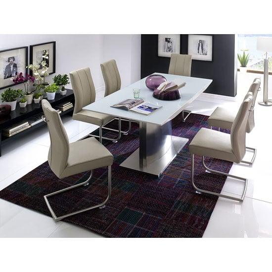 Helio Alamon Truffl6 - Decoration Ideas On Furnishing A Room With Glass Dining Table And Cream Chairs