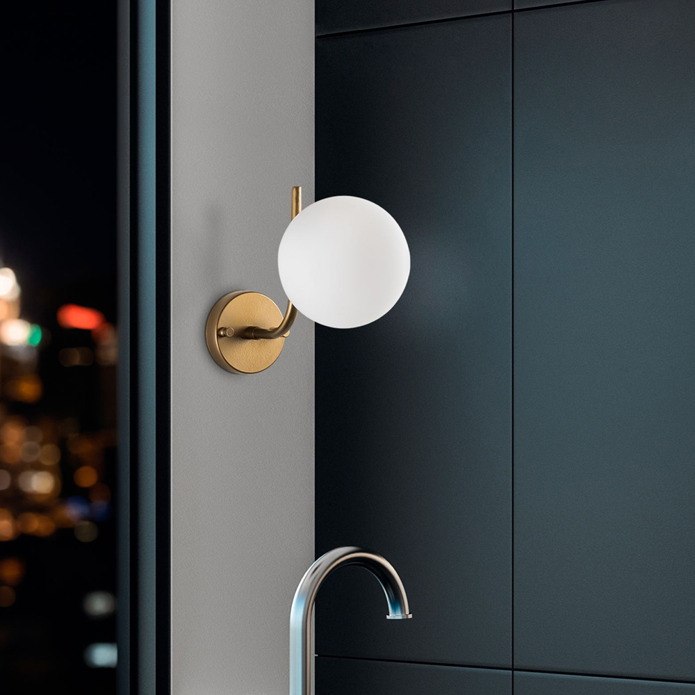 Antler Metal Round Wall Light in Gold