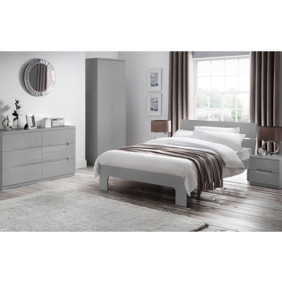 Magaly Wooden Chest Of Drawers In Grey High Gloss With 5 Drawers_2