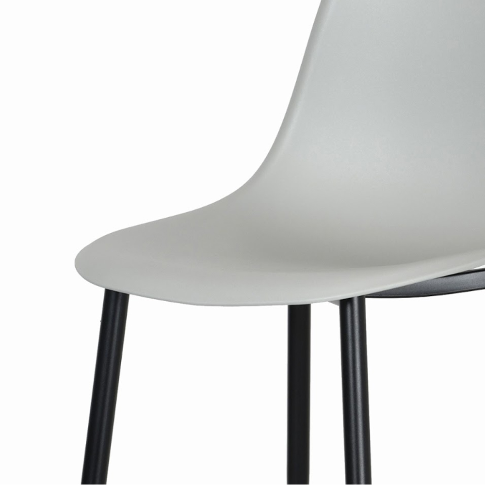 Arta Square Oak Wooden Dining Table with 4 Light Grey Plastic Chairs