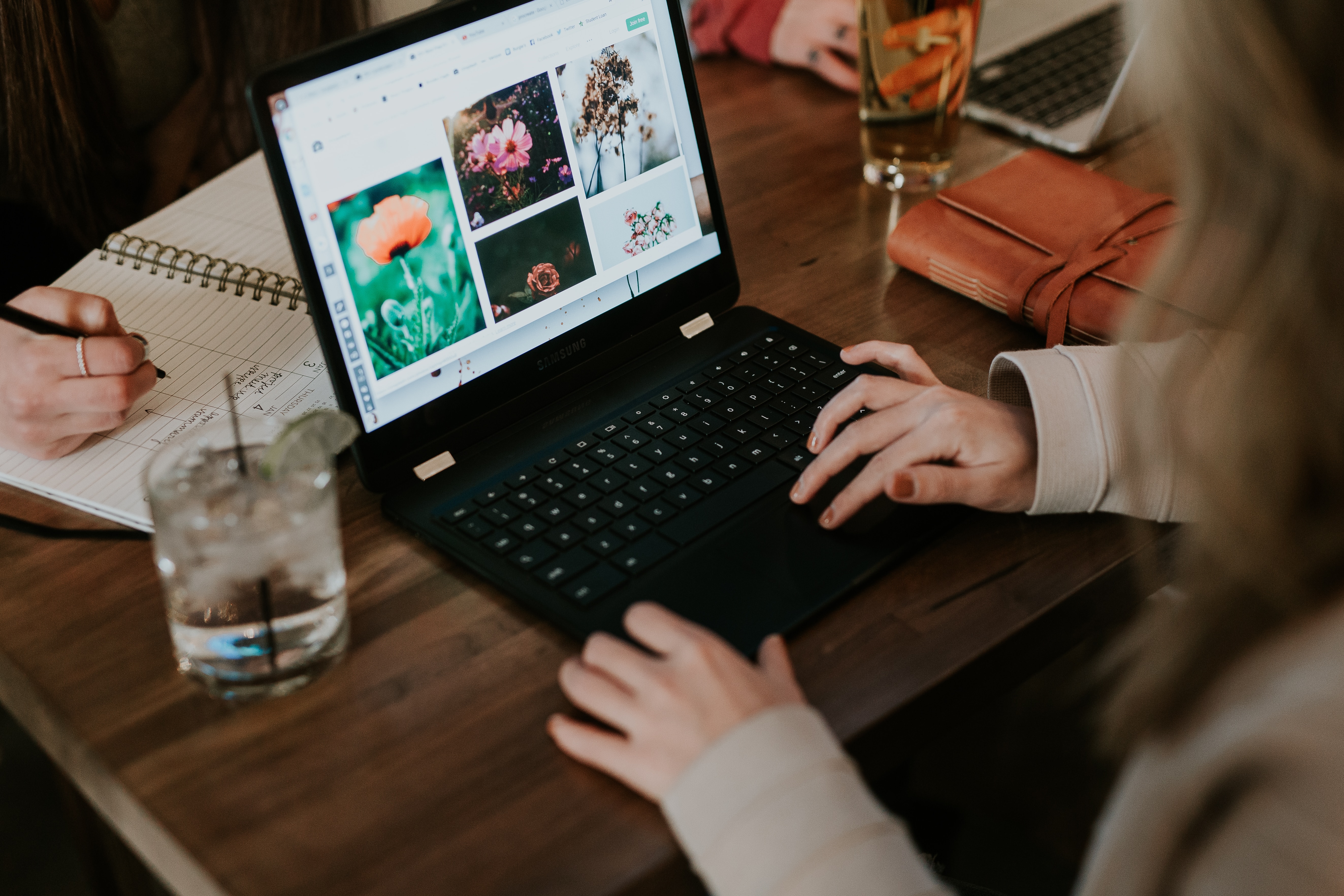 Ways to buy computer desks for the home Ways to buy computer desks for the home