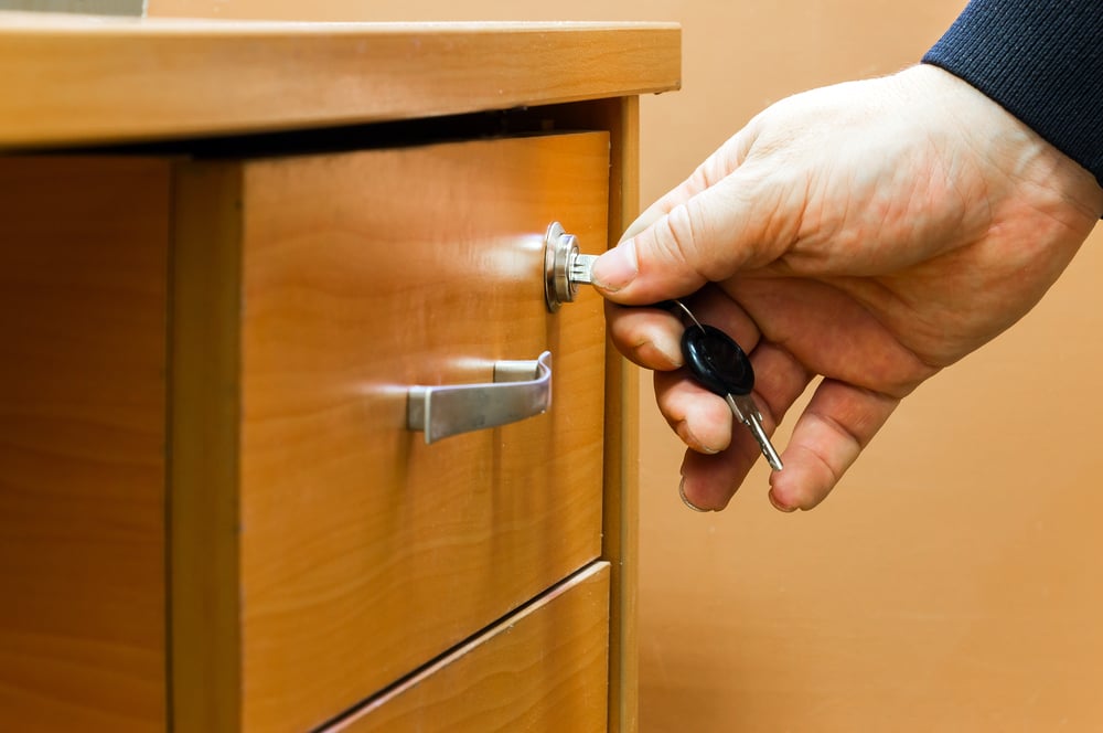 Chest of drawers with a lock