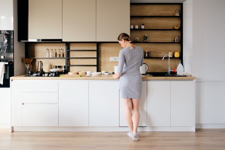 How Do You Put a Breakfast Bar On Your Counter